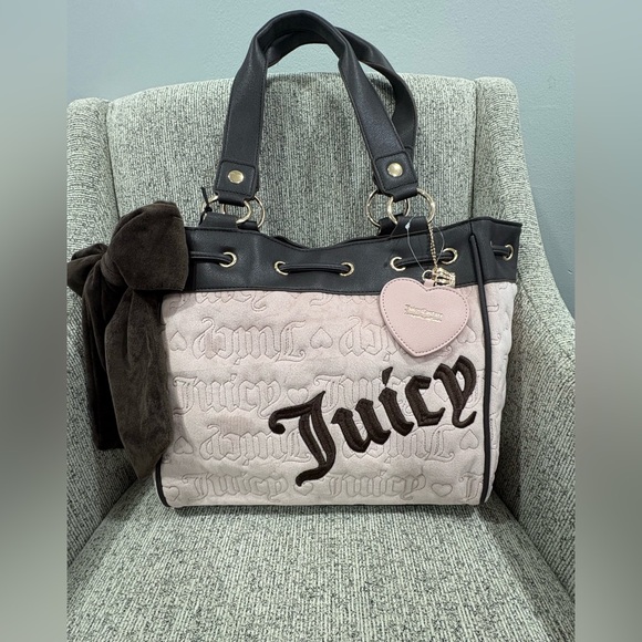 Juicy Couture Handbags - Juicy Couture Vintage Dreams Tote 💗